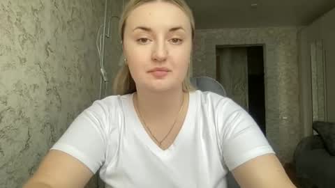 Snapshot of judevalenti chatting on June 17, 5:21 am JudeValenti online show from June 17, 5:21 am