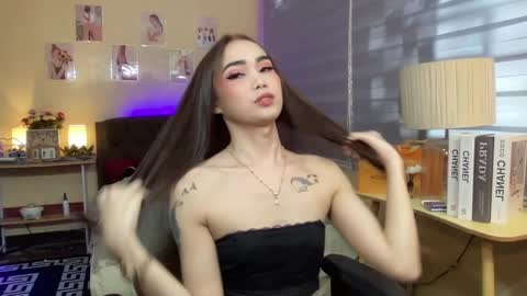 Snapshot of judiella chatting on December 2, 5:26 am EloiseMoree online show from December 2, 5:26 am