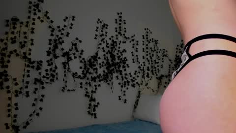 Snapshot of judymiles chatting on October 17, 2:04 am Angelica online show from October 17, 2:04 am