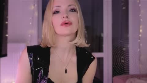 Snapshot of jugoddess chatting on February 21, 7:04 pm Goddess Julia online show from February 21, 7:04 pm