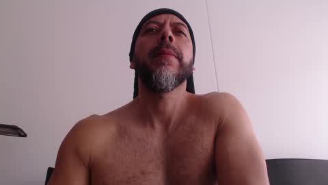 Snapshot of juguetes chatting on February 19, 6:26 pm Juan Alcal online show from February 19, 6:26 pm