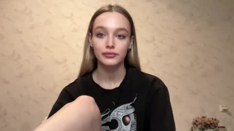 Snapshot of juicy_angels chatting on December 13, 11:34 am alexa online show from December 13, 11:34 am