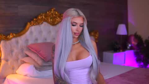 Snapshot of juicy_jessye chatting on May 3, 7:53 pm Jessye online show from May 3, 7:53 pm