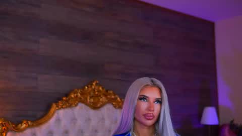 Snapshot of juicy_jessye chatting on May 11, 7:55 pm Jessye online show from May 11, 7:55 pm