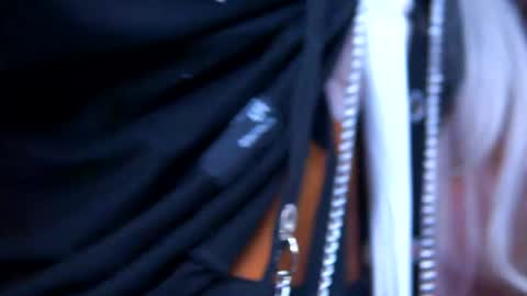 Snapshot of juicy_jessye chatting on May 12, 7:55 pm Jessye online show from May 12, 7:55 pm