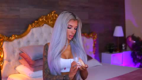 Snapshot of juicy_jessye chatting on June 6, 7:51 pm Jessye online show from June 6, 7:51 pm