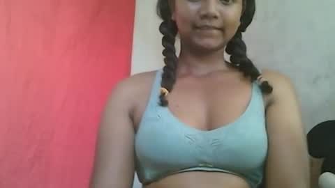 Snapshot of juicy_pretty chatting on December 10, 7:16 am stellah online show from December 10, 7:16 am