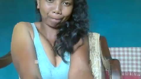 Snapshot of juicy_pretty chatting on January 15, 7:26 am stellah online show from January 15, 7:26 am
