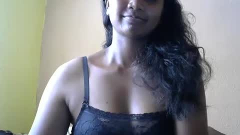 Snapshot of juicy_pretty chatting on February 3, 11:31 am stellah online show from February 3, 11:31 am
