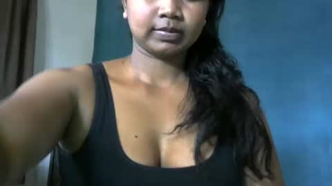 Snapshot of juicy_pretty chatting on September 13, 10:37 am stellah online show from September 13, 10:37 am