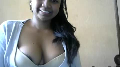 Snapshot of juicy_pretty chatting on September 15, 7:52 am stellah online show from September 15, 7:52 am
