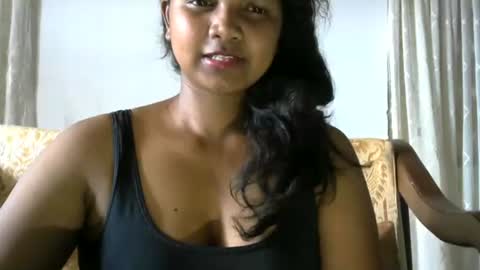 Snapshot of juicy_pretty chatting on October 2, 10:44 am stellah online show from October 2, 10:44 am