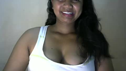Snapshot of juicy_pretty chatting on October 11, 2:00 am stellah online show from October 11, 2:00 am