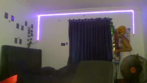 Emily online show from December 2, 4:46 pm