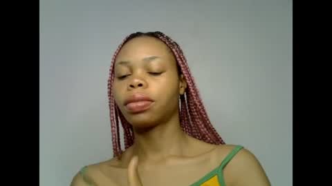 Snapshot of juicy_slut0 chatting on July 20, 7:55 am Champaign online show from July 20, 7:55 am