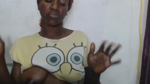 Snapshot of juicyberryx chatting on May 26, 11:34 pm queen online show from May 26, 11:34 pm