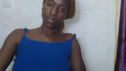 Snapshot of juicyberryx chatting on May 29, 9:57 pm queen online show from May 29, 9:57 pm