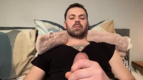 Snapshot of juicybonewar chatting on December 9, 11:03 pm Daddy Tiger online show from December 9, 11:03 pm