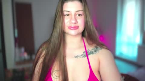 Snapshot of juicyhelenx chatting on May 15, 12:45 pm Elena online show from May 15, 12:45 pm