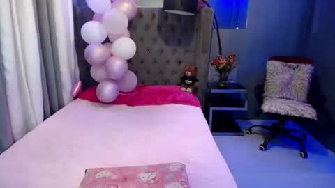 Snapshot of juicyliciousgirl chatting on May 5, 1:08 pm Den online show from May 5, 1:08 pm