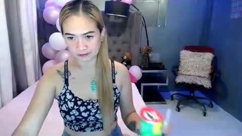 Snapshot of juicyliciousgirl chatting on May 8, 6:52 am Den online show from May 8, 6:52 am