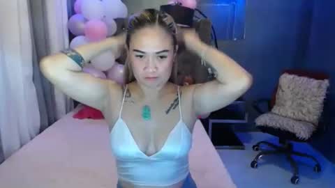 Snapshot of juicyliciousgirl chatting on May 8, 7:30 pm Den online show from May 8, 7:30 pm