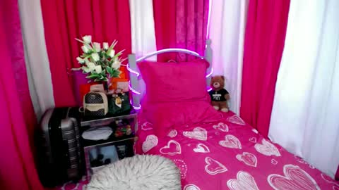 Snapshot of juicyliciousgirl chatting on June 29, 10:15 am Den online show from June 29, 10:15 am