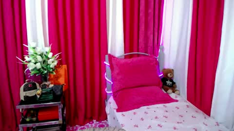 Snapshot of juicyliciousgirl chatting on July 2, 9:37 am Den online show from July 2, 9:37 am