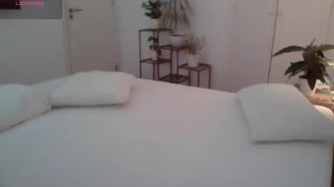 Snapshot of jujubaeu chatting on May 5, 12:13 pm Juju online show from May 5, 12:13 pm