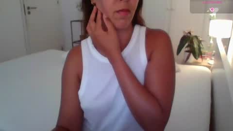 Snapshot of jujubaeu chatting on August 5, 2:42 pm Juju online show from August 5, 2:42 pm