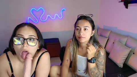 Jules and Gia online show from February 3, 9:18 pm