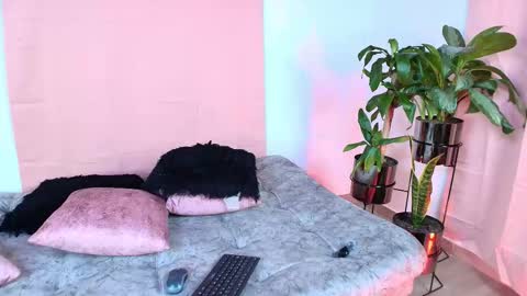 Jules and Gia online show from September 30, 9:58 am