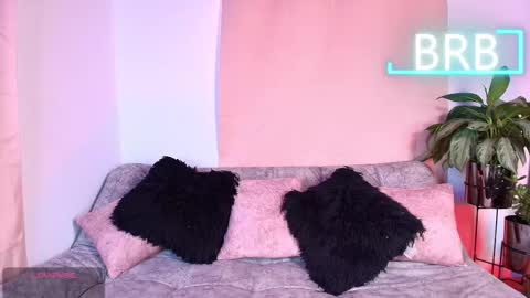 Jules and Gia online show from February 15, 4:36 pm