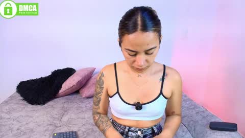 Jules and Gia online show from April 24, 3:58 pm