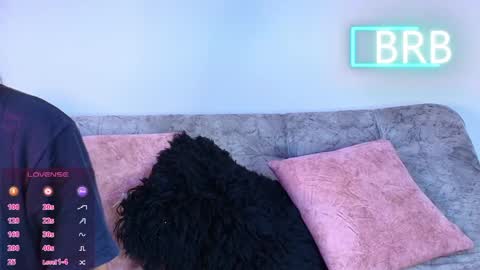 Snapshot of jules_n_gia chatting on May 30, 9:17 am Jules and Gia online show from May 30, 9:17 am