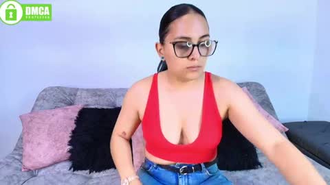 Snapshot of jules_n_gia chatting on May 31, 5:31 pm Jules and Gia online show from May 31, 5:31 pm