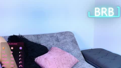 Snapshot of jules_n_gia chatting on June 1, 9:33 am Jules and Gia online show from June 1, 9:33 am