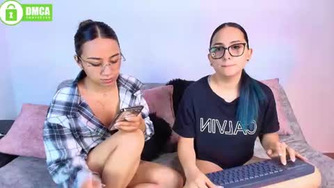 Snapshot of jules_n_gia chatting on June 9, 6:41 pm Jules and Gia online show from June 9, 6:41 pm