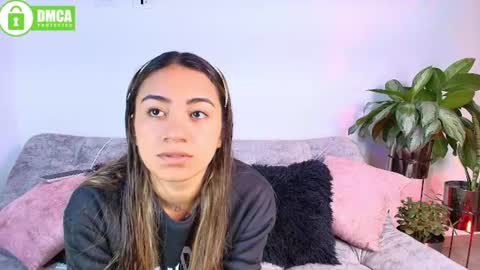 Jules and Gia online show from June 30, 2:40 pm