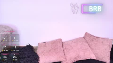 Jules and Gia online show from July 29, 9:40 am