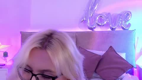 Snapshot of jules_nightt chatting on May 9, 9:31 pm Jules Nightt online show from May 9, 9:31 pm
