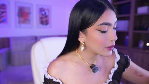 Jules Bennett online show from February 11, 11:37 am