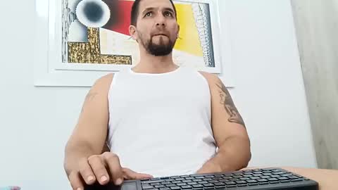 Snapshot of juleslatin122 chatting on December 15, 7:31 pm Jules online show from December 15, 7:31 pm