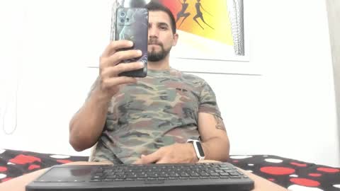 Snapshot of juleslatin122 chatting on January 3, 8:32 pm Jules online show from January 3, 8:32 pm