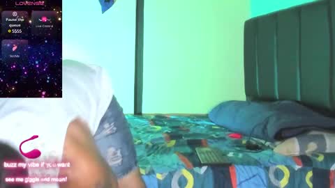 Snapshot of juleslatin122 chatting on February 25, 3:38 pm Jules online show from February 25, 3:38 pm