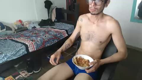 Julfigo online show from May 2, 2:44 pm