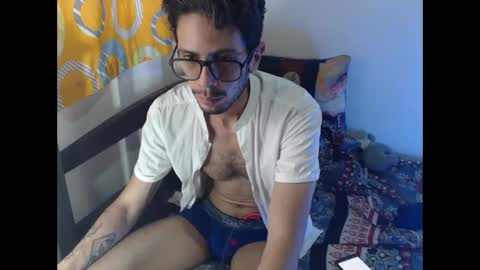 Snapshot of julfigo chatting on May 4, 5:53 pm Julfigo online show from May 4, 5:53 pm