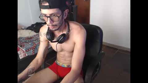 Snapshot of julfigo chatting on May 29, 6:50 pm Julfigo online show from May 29, 6:50 pm