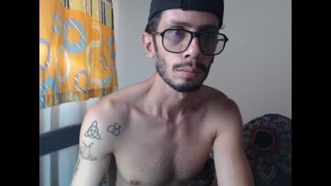 Snapshot of julfigo chatting on June 3, 4:23 pm Julfigo online show from June 3, 4:23 pm