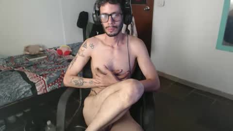 Snapshot of julfigo chatting on June 4, 6:25 pm Julfigo online show from June 4, 6:25 pm